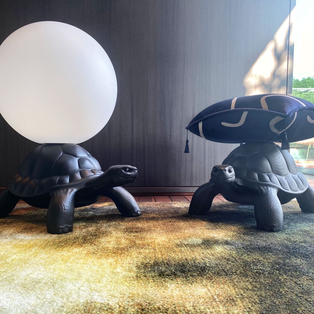 Qeeboo Pouf Turtle Carry