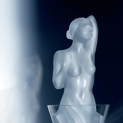 Lalique Aphrodite Decanter... 2