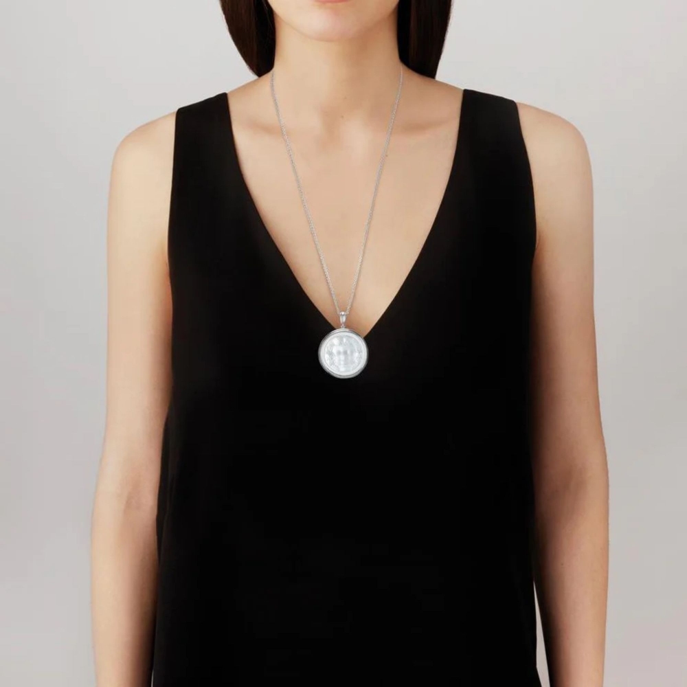 Lalique Aréthuse Round Pendant