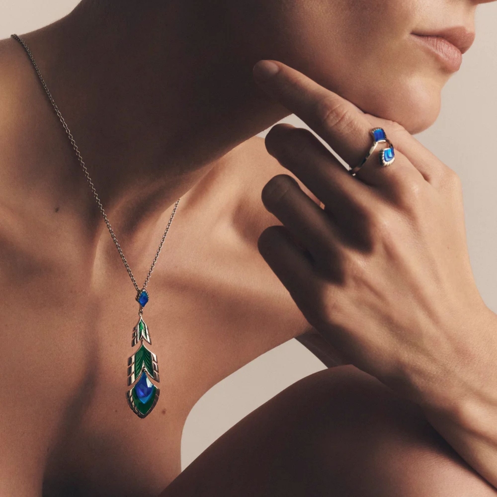 Lalique Paon Cristal Bleu et Laque Verte Pendant