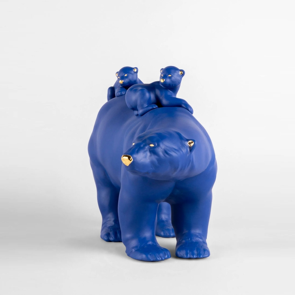 Lladrò Mother Bear And Her Little Cubs Blue-Gold Porcelain Sculpture