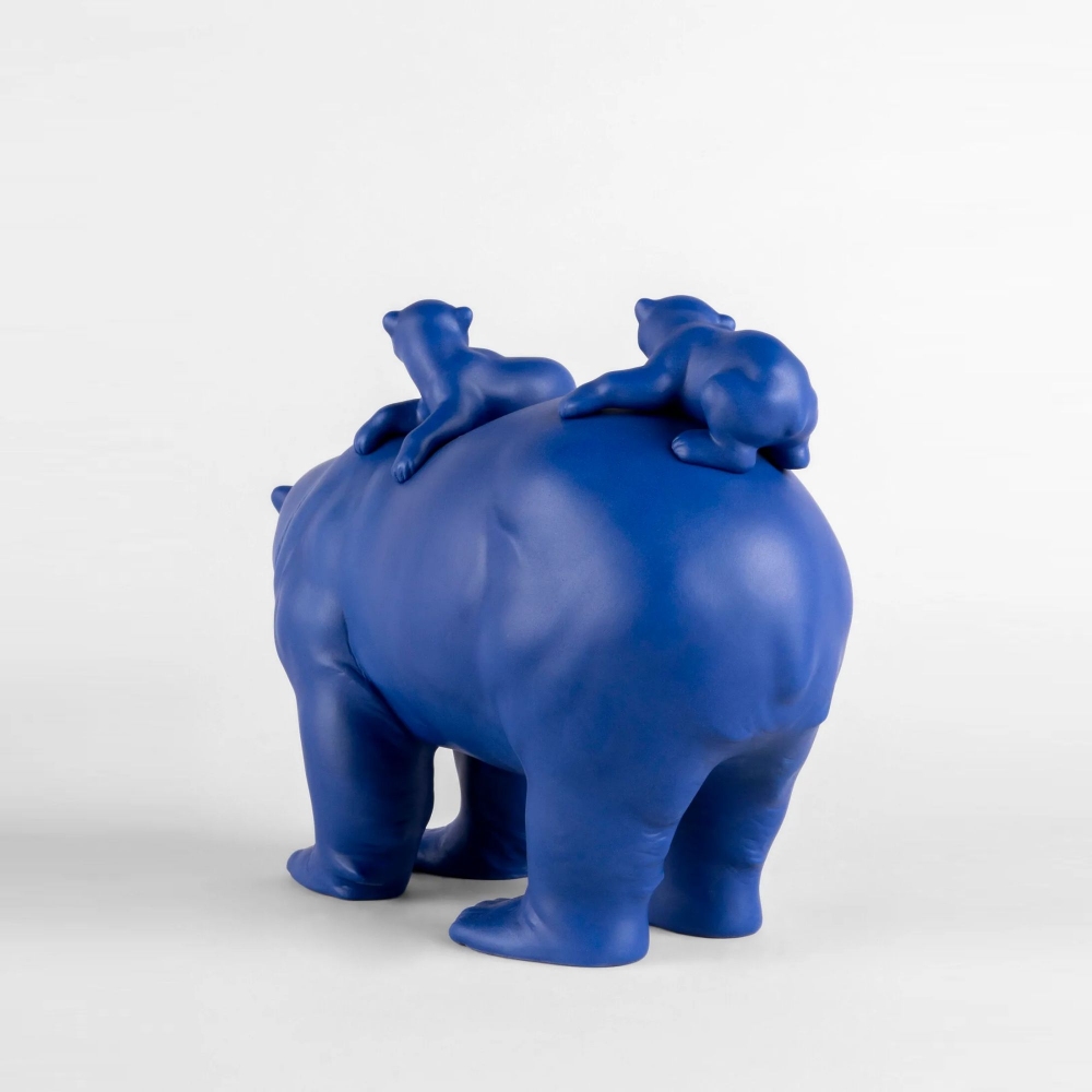 Lladrò Mother Bear And Her Little Cubs Blue-Gold Porcelain Sculpture