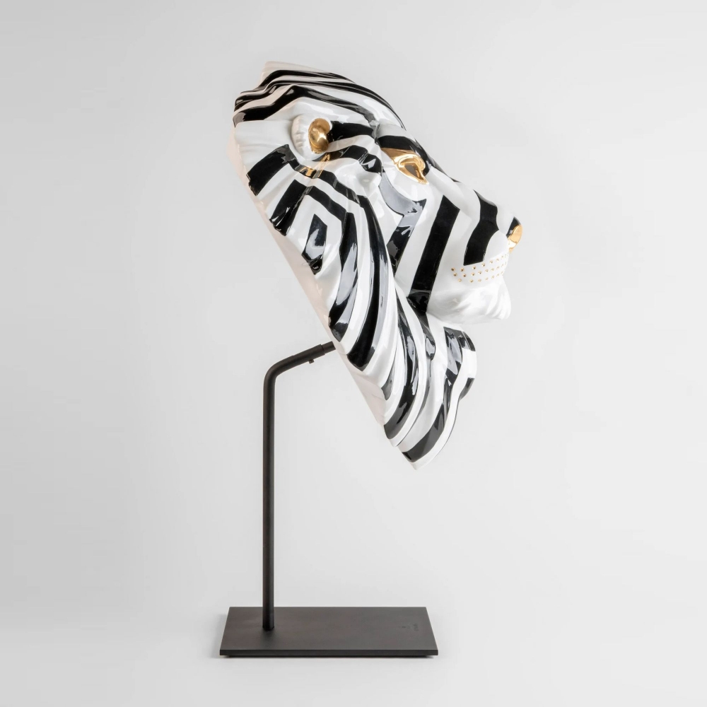 Lladrò Scultura in porcellana Maschera Leone Nero-Oro