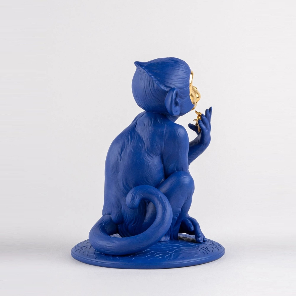 Lladrò Scultura in porcellana Piccola Scimmia Azzurro-Oro