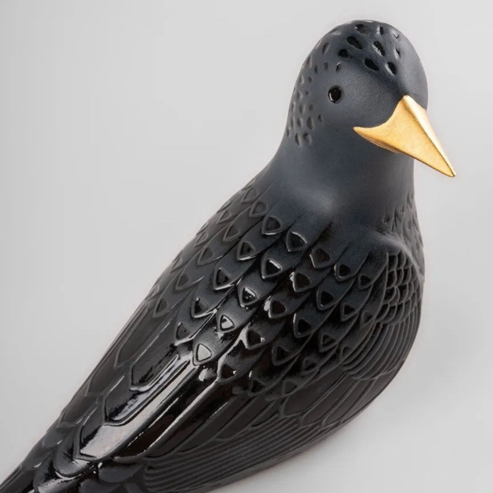 Lladrò Storno II Porcelain Sculpture