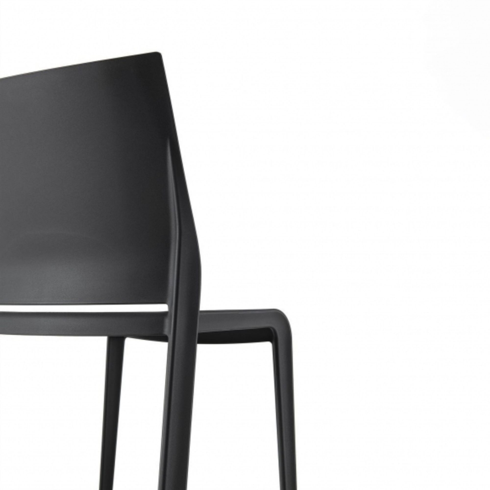 Quick Ship - Desalto Riga Chair Black