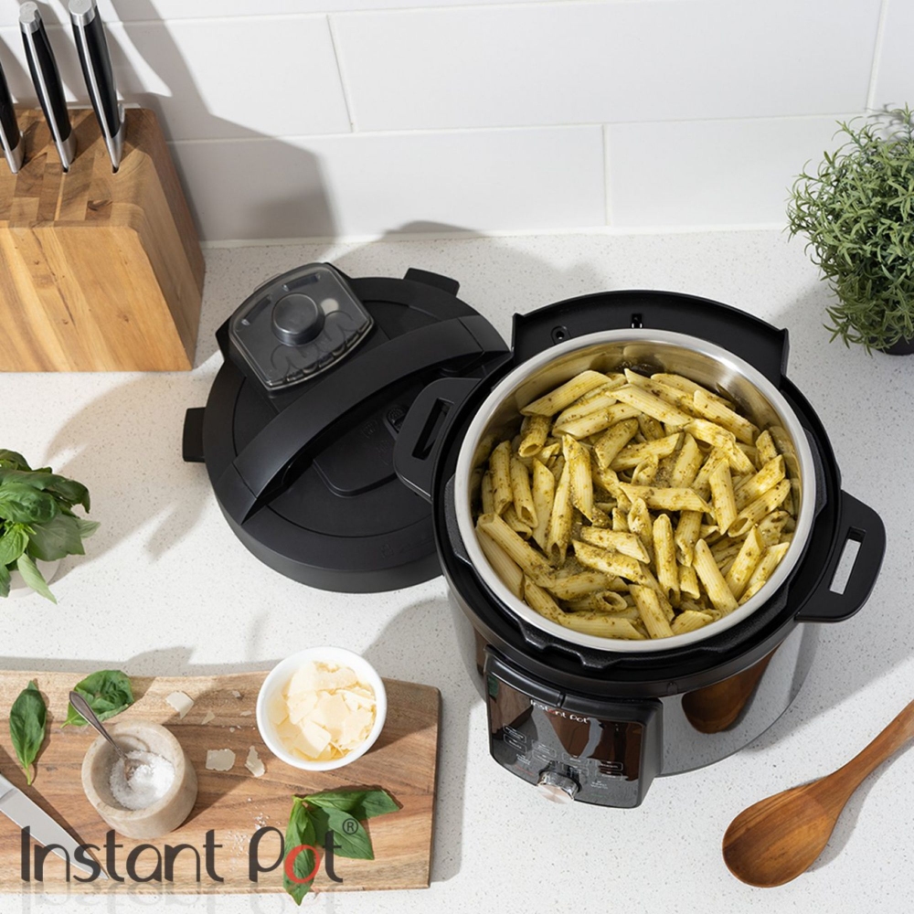 Instant Pot Duo Plus Whisper Quiet pressure cooker 5.7 litres