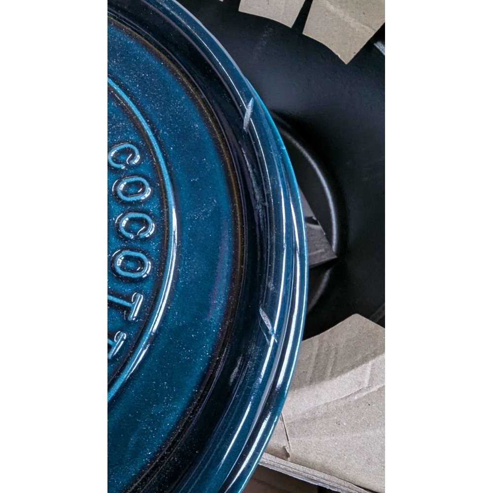 Staub cast iron round cocotte cm. 28